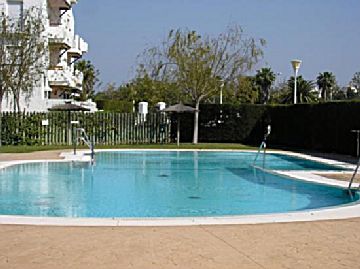 9- piscinas.jpg Alquiler de piso con piscina y terraza en Rota, DUNAS III