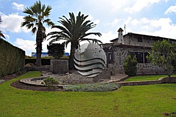 Imagen 1 Venta de casa con piscina en La Esperanza-El Rosario