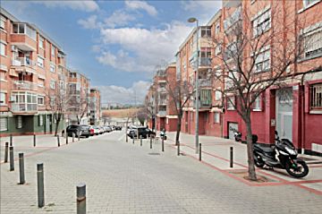 14098-2025 Venta de piso con terraza en La Roudera (Sabadell)