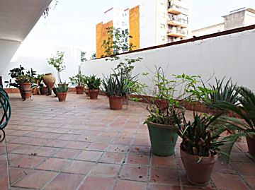 Venta de piso con terraza en Córdoba Capital