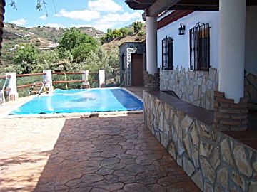 Imagen 1 Venta de casa con piscina en Cómpeta