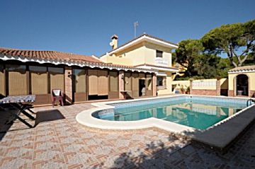 Foto Alquiler de casa con piscina y terraza en Chiclana de la Frontera, La barrosa