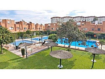 Imagen 1 Venta de casa con piscina en Santa Justa y Rufina-Parque de Miraflores (Sevilla)