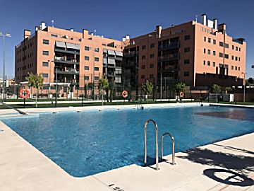 Piscina 2.jpg Venta de piso con piscina y terraza en Montequinto (Dos Hermanas)