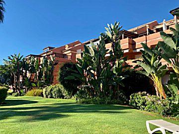Imagen 1 Alquiler de piso con piscina en Nueva Andalucía (Marbella (Municipio))