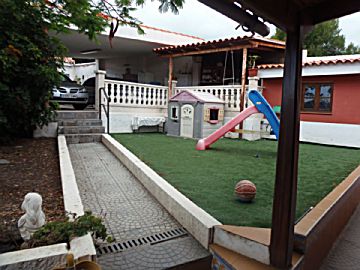 Foto 1 Venta de casa con piscina y terraza en Candelaria