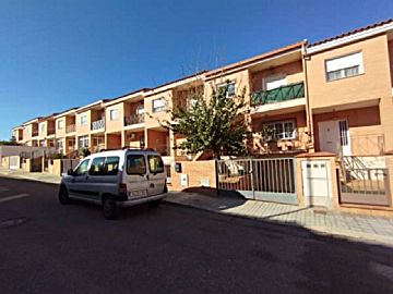 085658 Venta de casa con terraza en Bargas