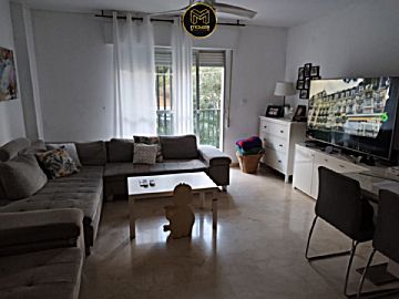 Foto 1 Venta de piso con terraza en Estepona