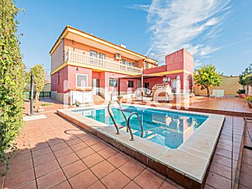  Venta de casas/chalet con piscina y terraza en Montequinto (Dos Hermanas)