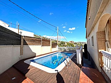 Foto Venta de casa con piscina y terraza en Segur de Calafell, Centro