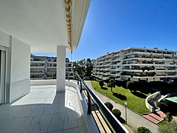 Imagen 1 Venta de piso con piscina en Guadalmina (Marbella (Municipio))