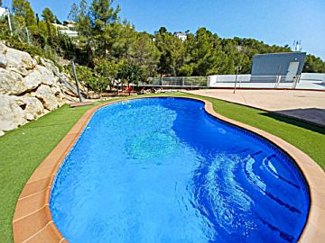 Foto Venta de casa con piscina y terraza en Cunit, osta Cunit - Els Jardins - Els  Rosers
