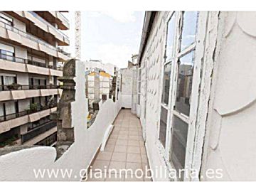 011511 Venta de ático con terraza en Areal-García Barbón (Vigo)
