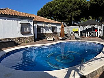 Foto Alquiler de casa con piscina y terraza en Chiclana de la Frontera, Pago Melilla