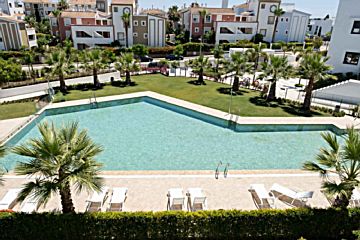 Foto Venta de ático con piscina y terraza en Estepona, El campanario