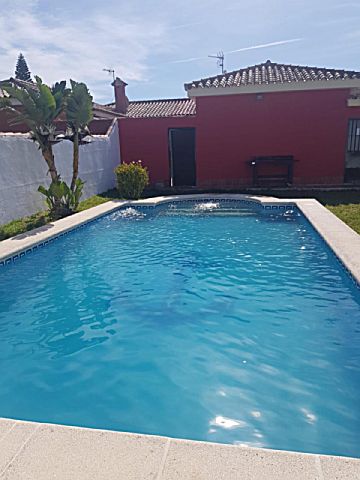 Foto Alquiler de casa con piscina y terraza en Chiclana de la Frontera, Los gallos