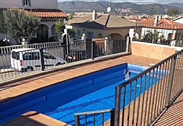 Foto Venta de casa con piscina y terraza en La Muntanyeta-La Franquesa (El Vendrell), Baronia de mar