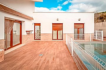 Foto Venta de casa con piscina en Alcolea (Córdoba), Urb. El Sol