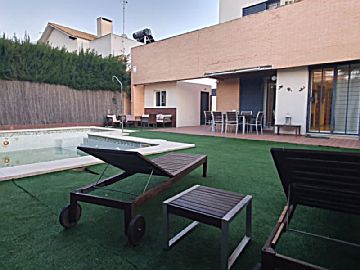 20240305_192325.jpg Venta de casa con piscina y terraza en Espartinas, ZONA RESIDENCIAL MUY TRANQUILA