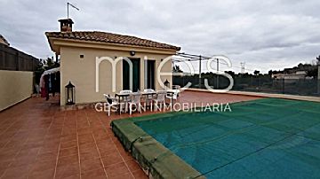 A1319201 Venta de casas/chalet con piscina y terraza en Monserrat