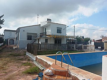 Foto Venta de casa con piscina y terraza en Llíria, LLIRIA