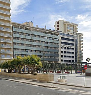 F-14 Edicio 7 plantas centro al fondo.jpg Alquiler de piso con terraza en Paseo Marítimo - Playa de la Victoria (Cádiz), Ana de Orantes