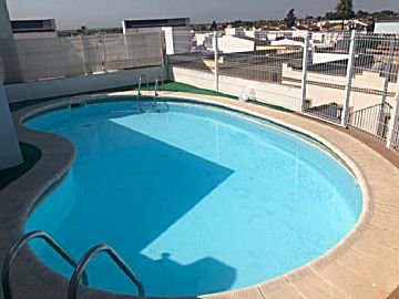 Imagen 1 Venta de dúplex con piscina en Espartinas