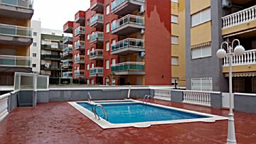 Foto 1 Alquiler de piso con piscina y terraza en Moncofa